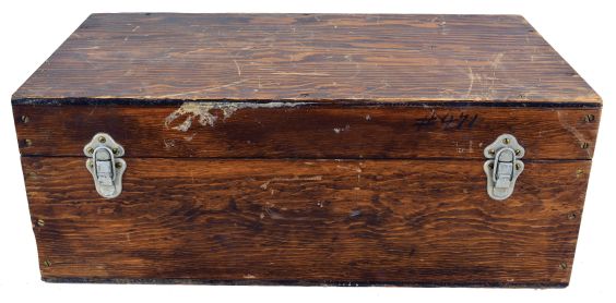 General Electric Co., USA, "Type TL Taffrail Log", gray painted metal body with white enamel dial reading to 100 and subsidiary dial reading to 10, black metal rotor, mounting shoes, rope, and other accessories, all in a fitted wood box.