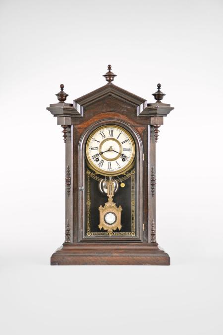 Welch, Spring & Co., Forestville, Conn., "Lucca VP" shelf clock with a spring driven 8 day time and strike movement in a rosewood veneered case.