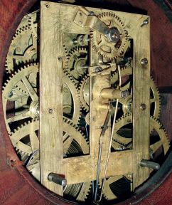 Brewster & Ingrahams, Bristol. Conn., 4 Column Ogee Gothic mahogany shelf clock with 8 days, brass spring driven movement with rack and snail strike, c1848,