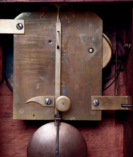 Hordern, Leamington, England, bracket clock in the Regency style, oak case with figured mahogany veneer, brass inlay and applied carved ornament, brass ball feet and carrying handles, brass bezel with convex glass, Roman numeral white painted sheet iron dial, 8 days, fusee timepiece movement, c1835