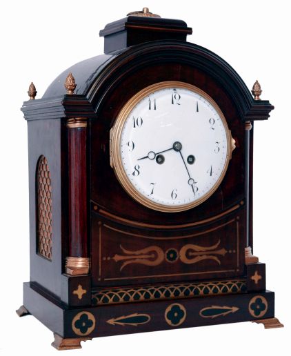 France, bracket clock in the Regency style, mahogany case with brass inlay, pierced brass frets at case sides, turned brass bezel, Arabic numeral white enamel dial, blued steel Breguet style hands, 8 days, time and strike, pendule a Paris movement, c1900